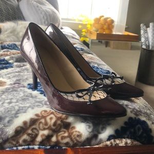 Audrey Brooke maroon and black heels